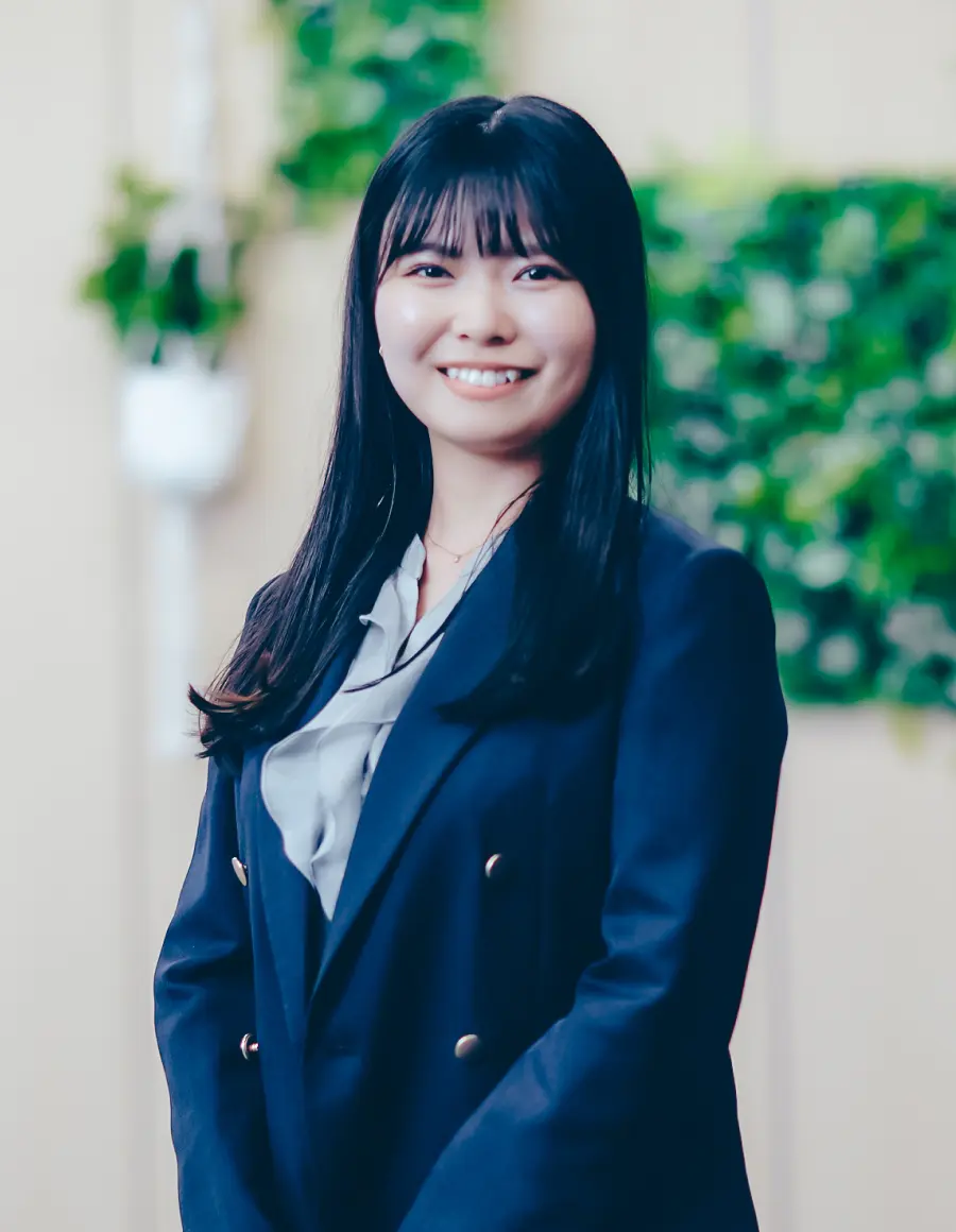 女性社員3