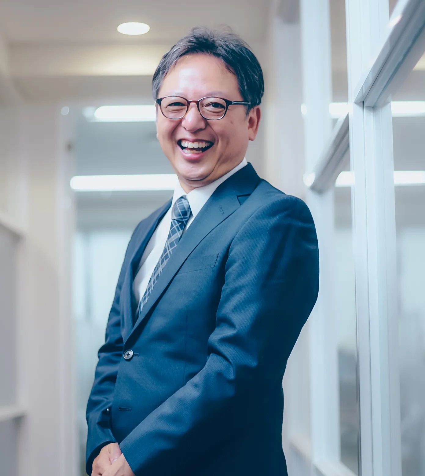 男性社員8